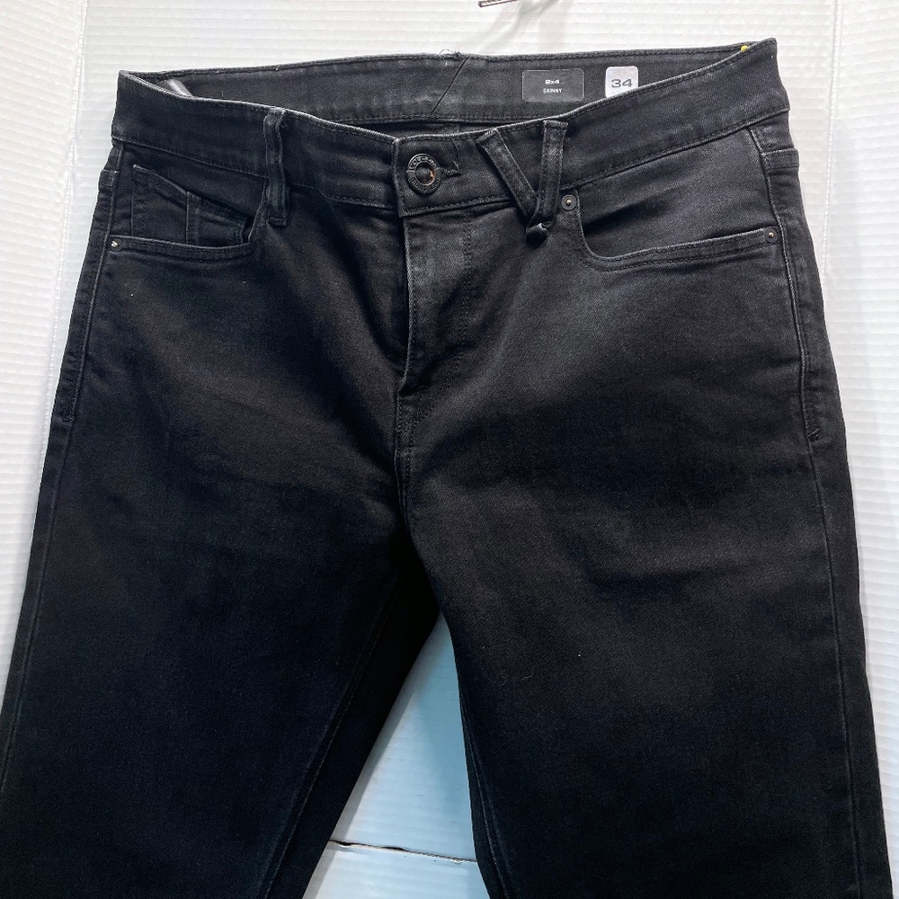 VOLCOM .. black wash stretch skinny jean.